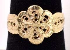 Whimsical Flower Ring in Yellow Gold