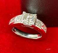 CERTIFIED BRAND NEW 14K WHITE GOLD DIAMOND ENGAGEMENT RING. 2.00 CARATS