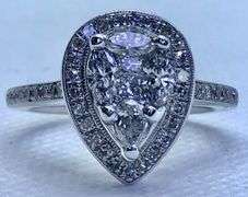 BREATHTAKING 14K WHITE GOLD HALO-STYLE DIAMOND ENGAGEMENT RING