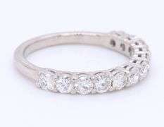 Dazzling White Gold 1.05ctw Diamond Band