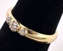 Gleaming Diamond Band Ring In 18K Yellow Gold