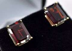 Gorgeous Red Garnet Stud Earrings In 14K Yellow Gold