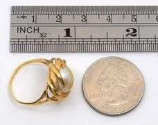 Feminine 14k Mobe Pearl Ring
