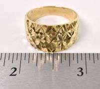 Outstanding Gold Diamond Cut Starburst Pattern Band Ring In 14K Yellow Gold