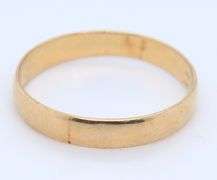 Simple Yellow Gold Wedding Band