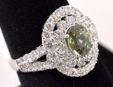 Amazing Rare GIA Certified Natural Alexandrite and Diamond Ring in Platinum