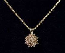 Tasteful Diamond Pendant Necklace In Yellow Gold