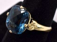 Rich London Blue Topaz Gemstone Ring In Yellow Gold