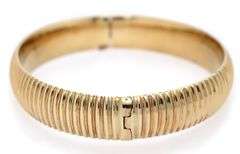 Polished Oval Striped Bangle Bracelet in 14K