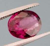 Glittering 1.38ct untreated top violet pink Rhodolite Garnet