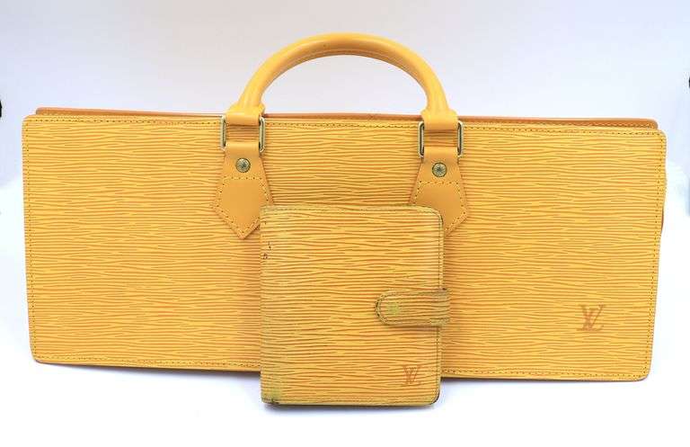 Louis Vuitton Epi Sac Triangle