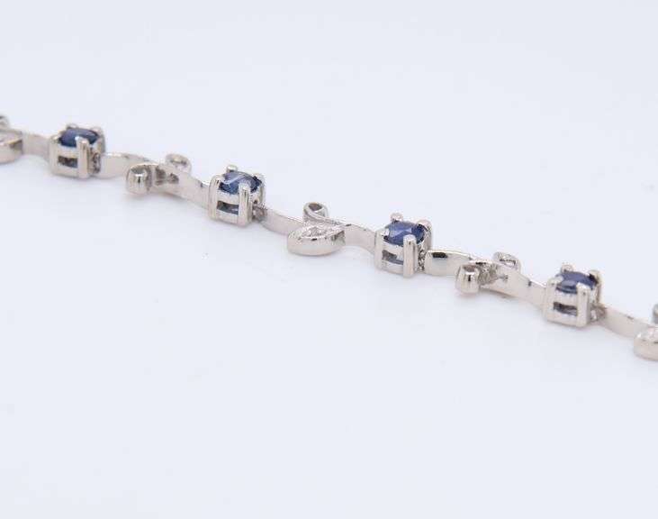 Fabulous White Gold 1.10ctw Sapphire and Diamond Floral Link Bracelet