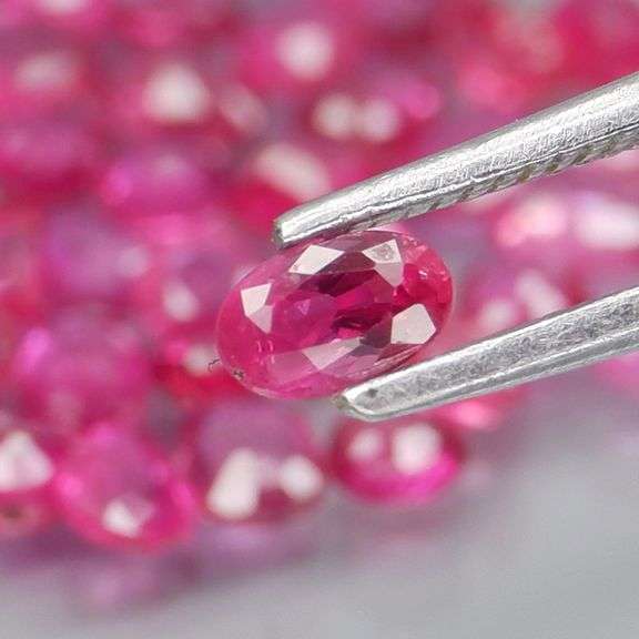 Gorgeous 4.48ct 45 piece mixed cut Ruby set