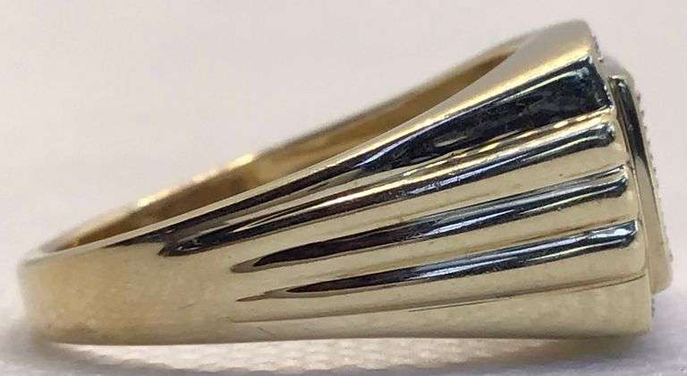 GORGEOUS 10K YELLOW GOLD MEN’S DIAMOND RING