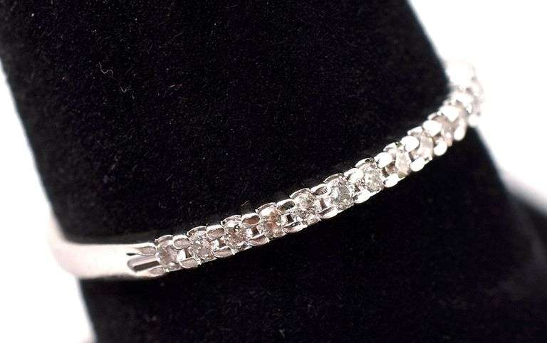 Cute Diamond Band Ring In White Gold