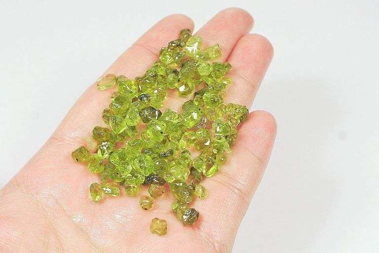 Large set! 98ct rough apple green Peridot