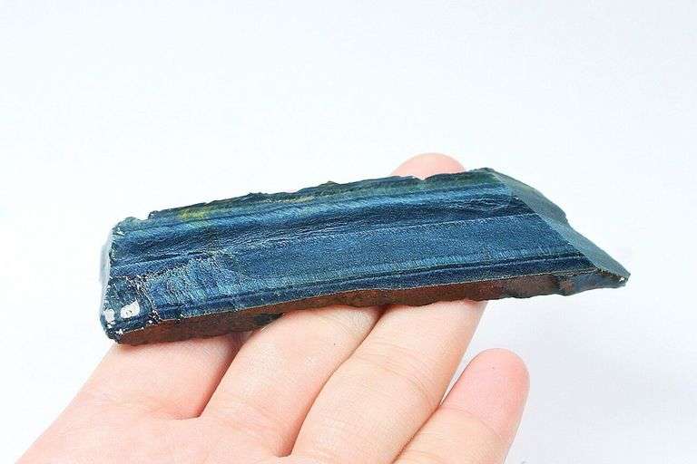 Mezmerizing 111ct uncut BLUE TIGERS EYE!!