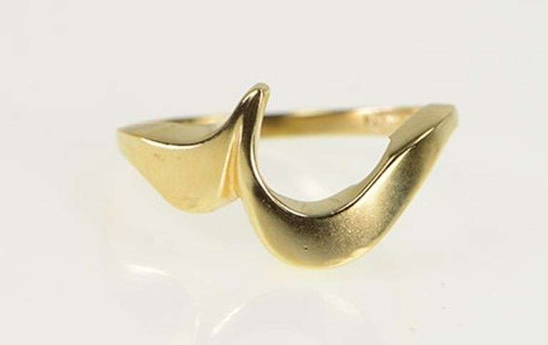 14K Yellow Gold Wavy Design Vintage Statement Curvy Band Ring
