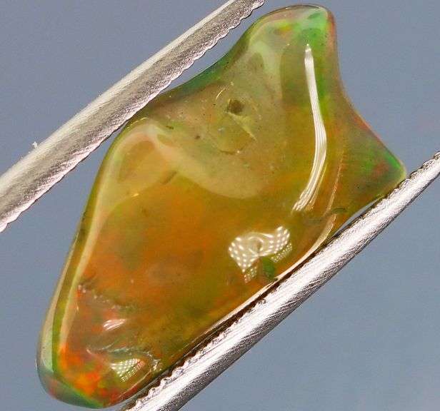 Amazing 2.76ct free form black Opal vein