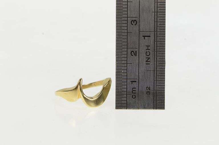 14K Yellow Gold Wavy Design Vintage Statement Curvy Band Ring