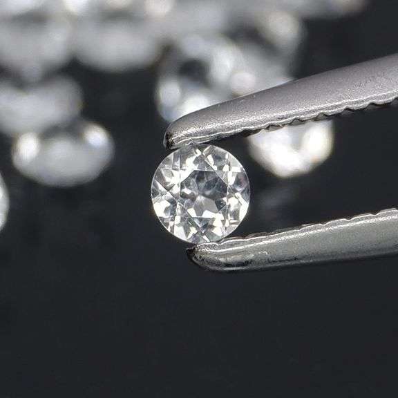 Glittering 3.03ct UNHEATED diamond white Topaz set