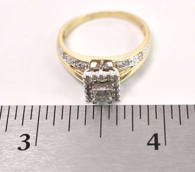Extraordinary Diamond ring In Yellow and White Gold