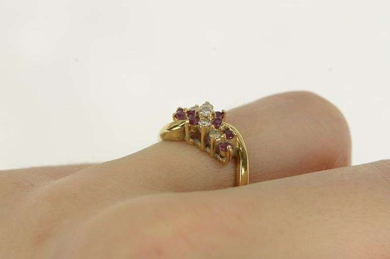 14K Yellow Gold Diamond Ruby Wavy Band Vintage Statement Ring