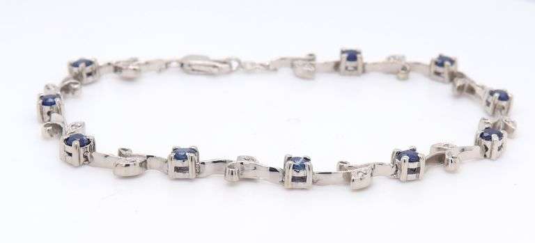 Fabulous White Gold 1.10ctw Sapphire and Diamond Floral Link Bracelet