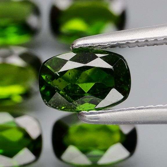 Top forest green 3.29ct Chrome Diopside set