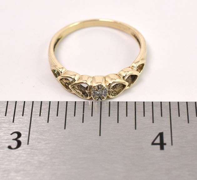 Lovable Diamond Heart Ring In Yellow Gold