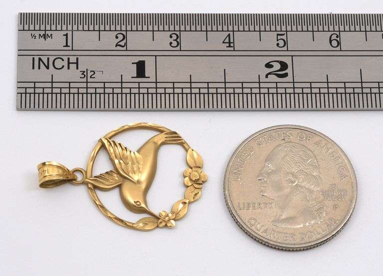 Nice 14k Hummingbird Pendant