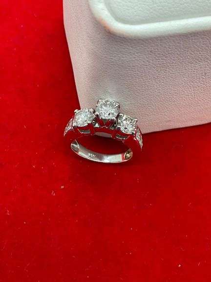 CERTIFIED BRAND NEW 14K WHITE GOLD AND DIAMOND RING
