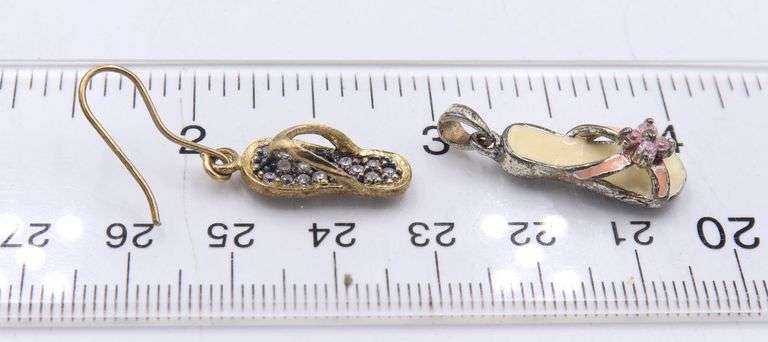 13 Pairs of Vintage 925 Sterling Silver Earrings and Flipflop Pendant