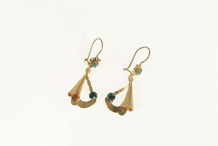 14K Yellow Gold Arts & Crafts Sim Emerald Dangle Scroll Earrings