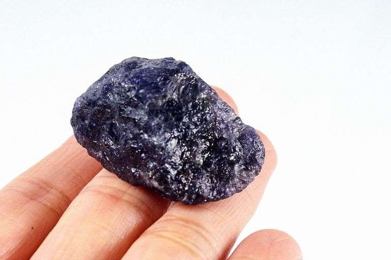 Collectors rich untreated 106ct uncut Iolite