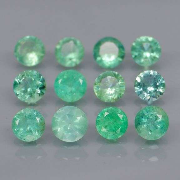 Vivid! Top green 2.63ct Colombian Emerald set