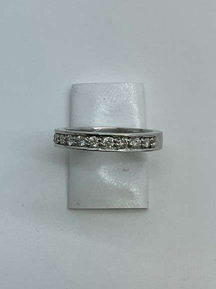 LADIES 14K WHITE GOLD AND DIAMOND BAND / RING