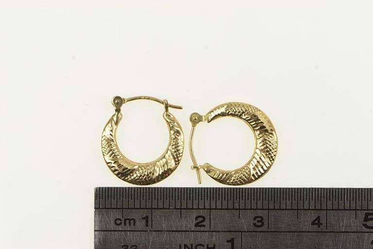 14K Yellow Gold 14.6mm Textured Puffy Twist Fashion Hoop Earrings