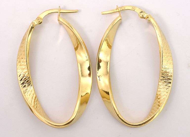 Stunning Gold Hoops In 14K Yellow Gold