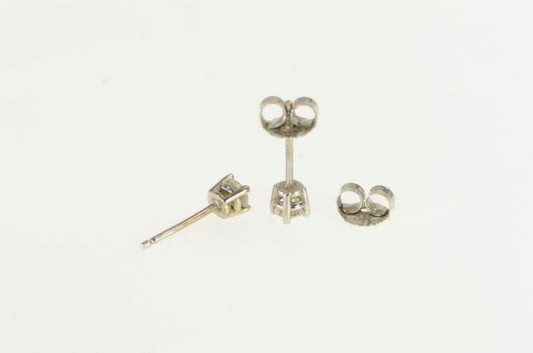 14K White Gold 0.28 Ctw Diamond Solitaire Classic Stud Earrings