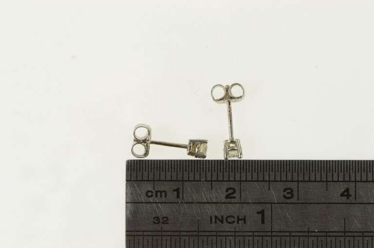 14K White Gold 0.28 Ctw Diamond Solitaire Classic Stud Earrings