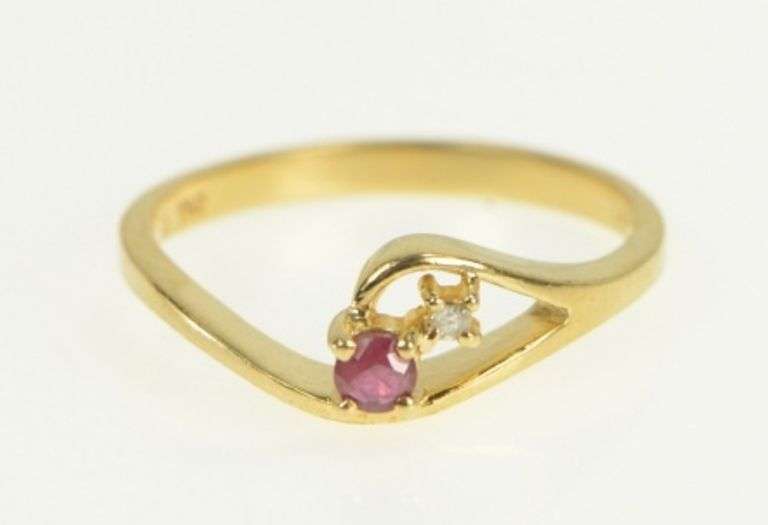 10K Yellow Gold Ruby Diamond Accent Vintage Wavy Ring