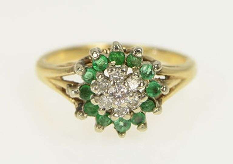 14K Yellow Gold Retro Natural Emerald Diamond Cluster Cocktail Ring