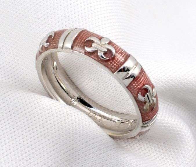 Stylish 18K WG with Pink Enamel Band