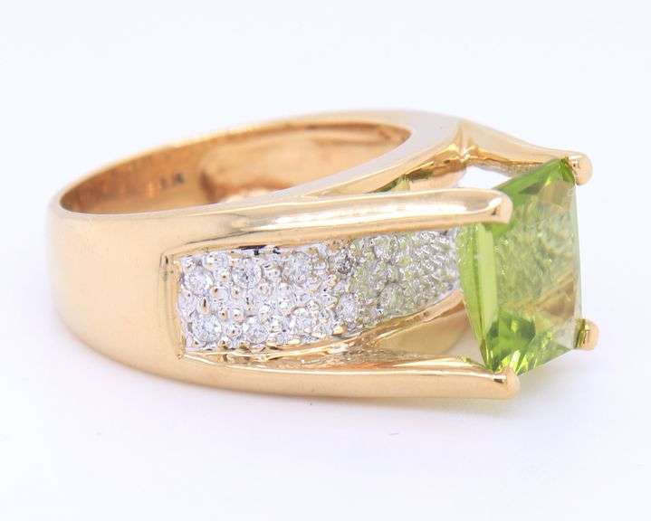 Gorgeous Yellow Gold 1.50ct Emerald Cut Peridot and Diamond accent Ring