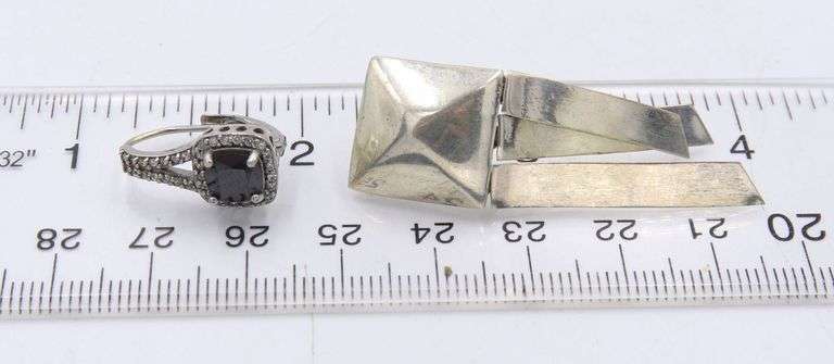 13 Pairs of Vintage 925 Sterling Silver Earrings and Flipflop Pendant
