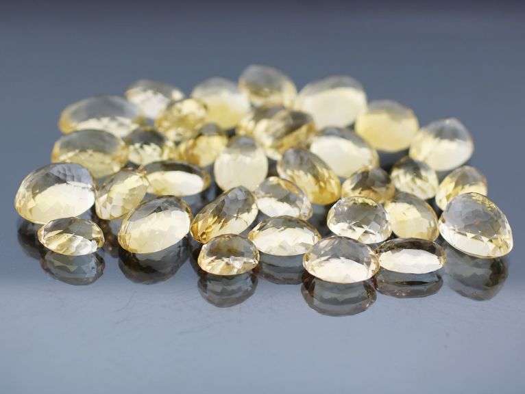 Outstanding 236.50ct 33pc golden Citrine set