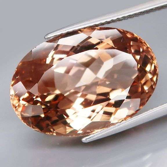 Amazing 25.52ct amber Imperial Topaz