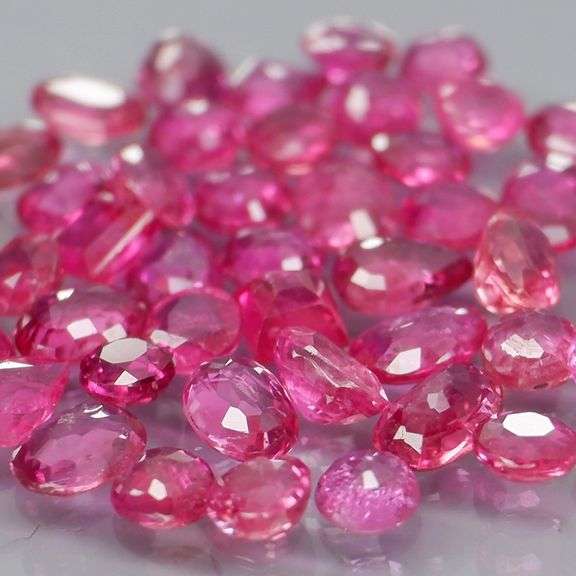 Gorgeous 4.48ct 45 piece mixed cut Ruby set