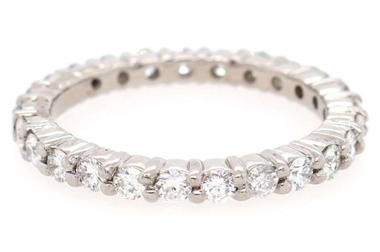 0.75ctw Diamond Eternity Wedding Band Ring in Platinum